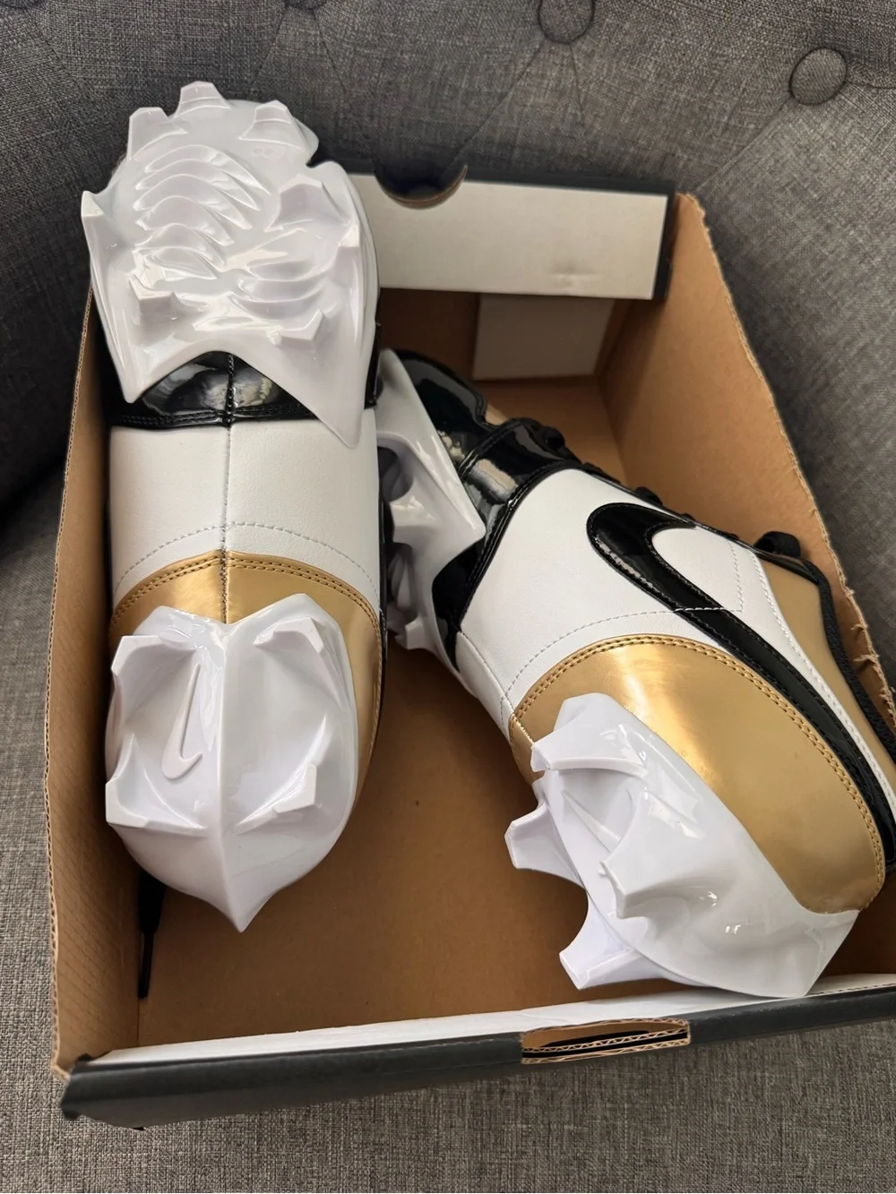 NWT Nike Jordan 1 Low TD Football Cleats, Metallic Gold/Black, Men’s Size 10.5
